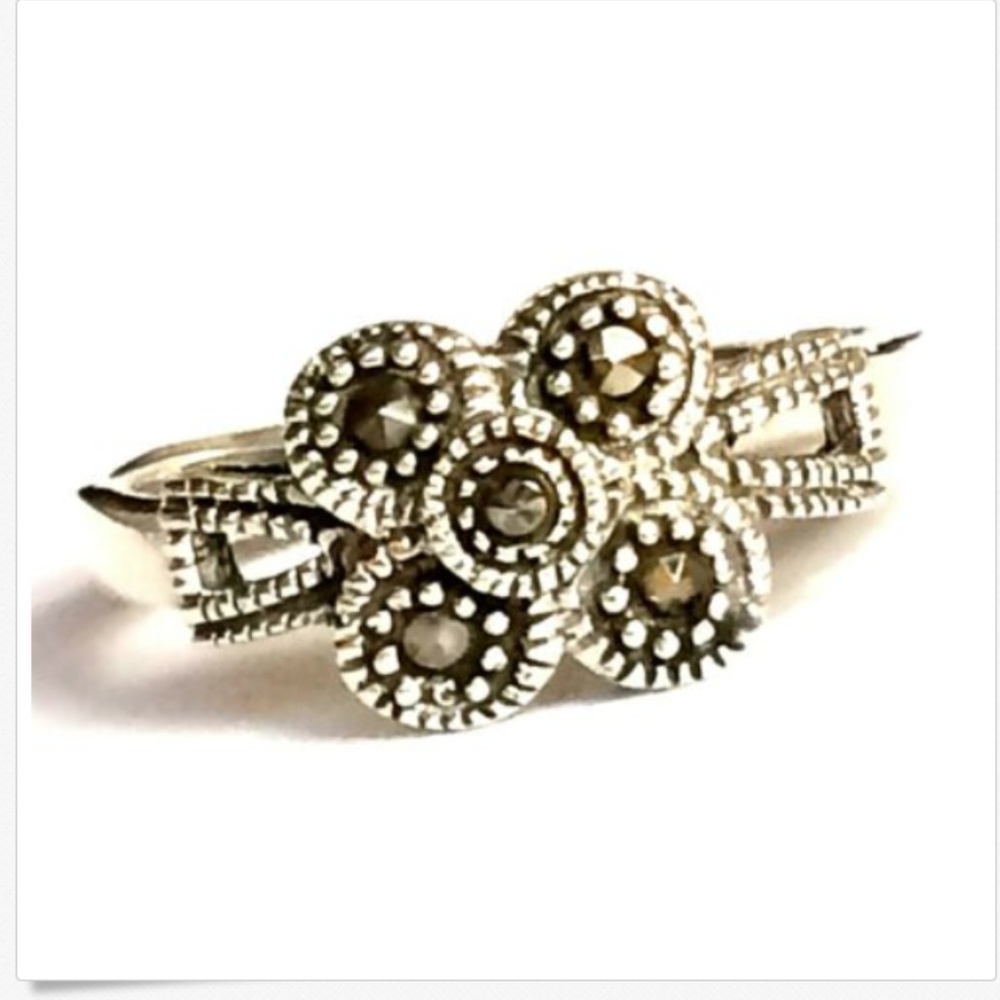 925 Sterling Silver Marcasite Flower Bloom Ring Size 9 Black Stone Dainty Style
